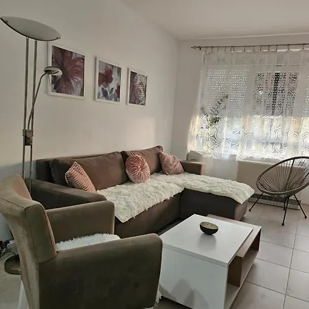Anastasija Lux 3 Apartment